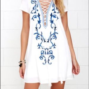 Lulu’s Ivory Embroidered shift dress